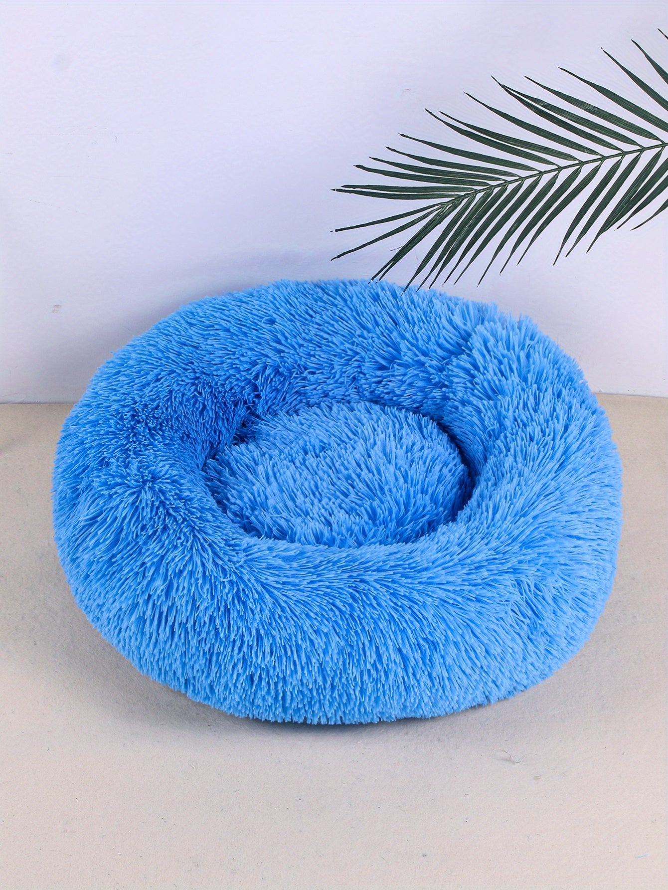 Ultra-Soft Plush Round Pet Bed - Luxurious Sleeping Haven with Warmth and Comfort for Dogs and Cats - Perfect for Cozy Naps and Snuggles